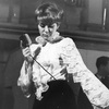 Мода СССР, жабо. Певица Эдита Пьеха, 1970-е