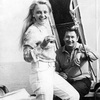 Советская мода. Актриса Наталья Кустинская в белых джинсах и батнике, 1970-е