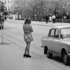 Мода СССР. Обувь на платформе и мини-юбка 1974 год